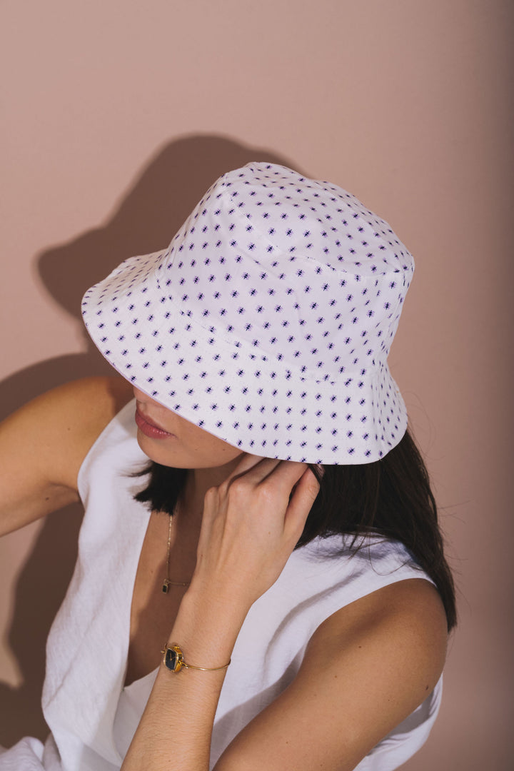 REVERSIBLE BUCKET HAT