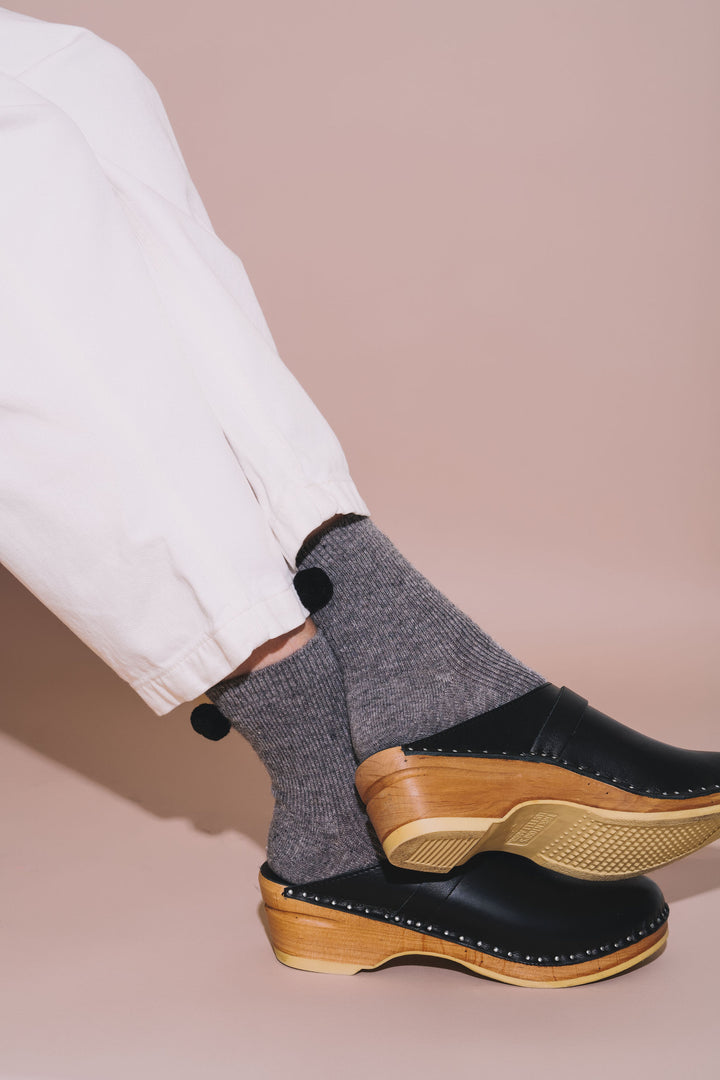 WINTER POM POM SOCKS