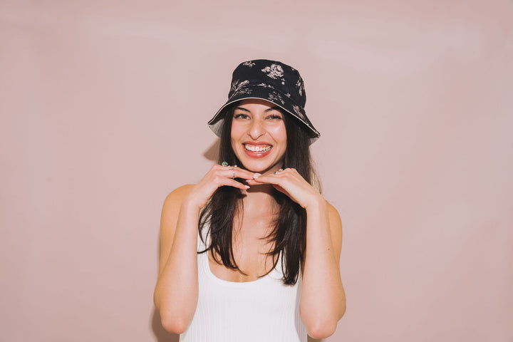 REVERSIBLE BUCKET HAT